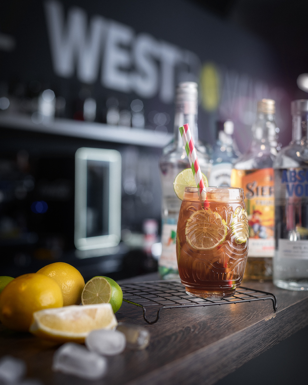 Cocktail bar West Bowling